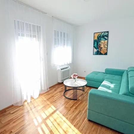 Dentalux 1 * بانيا لوكا